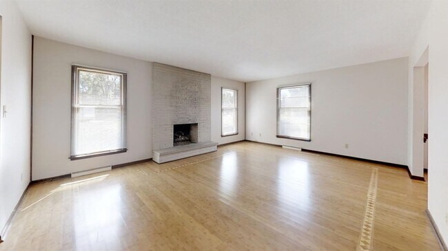 Foto del edificio - 933 High Meadow Dr