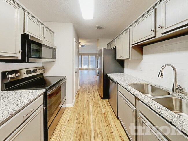 Foto del edificio - 1214 Bayberry Way