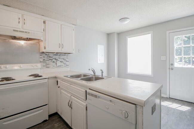 Foto del edificio - 571 Garnet Dr