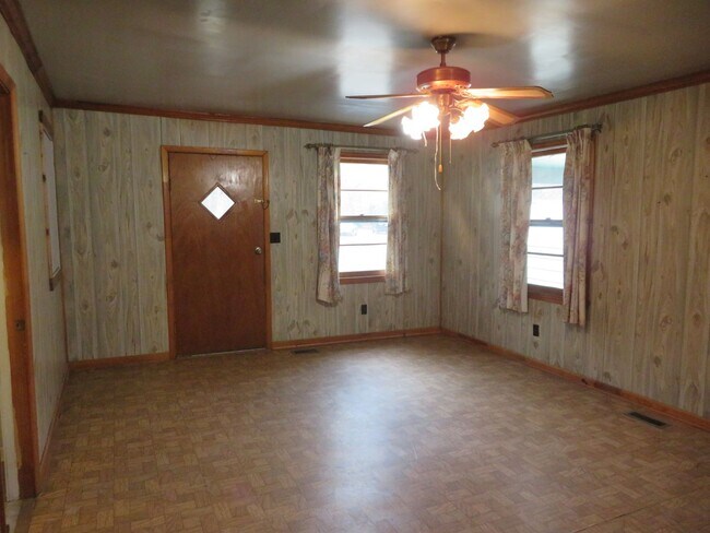 Building Photo - Sutherland (Dinwiddie)
