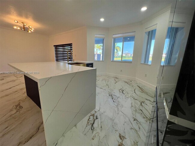 Foto del edificio - 6455 SW 158th Pass
