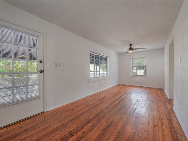 Living room - 1103 Montana St