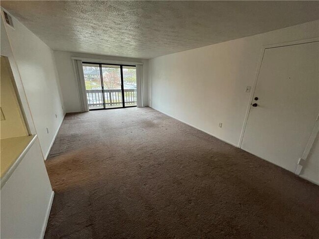 Building Photo - 325 Ridge Point Cir