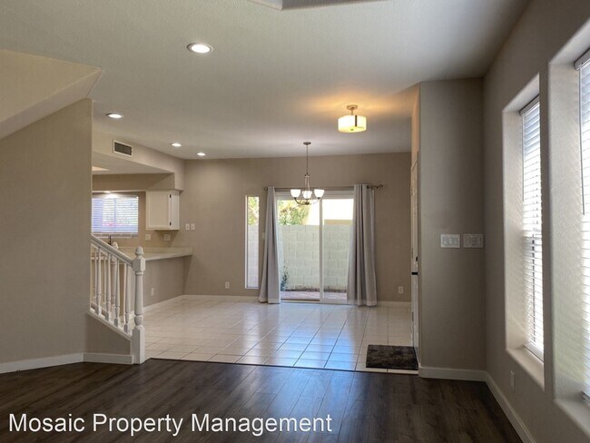 Foto del edificio - 2 br, 2.5 bath House - 4923 E. Hazel Dr., ...