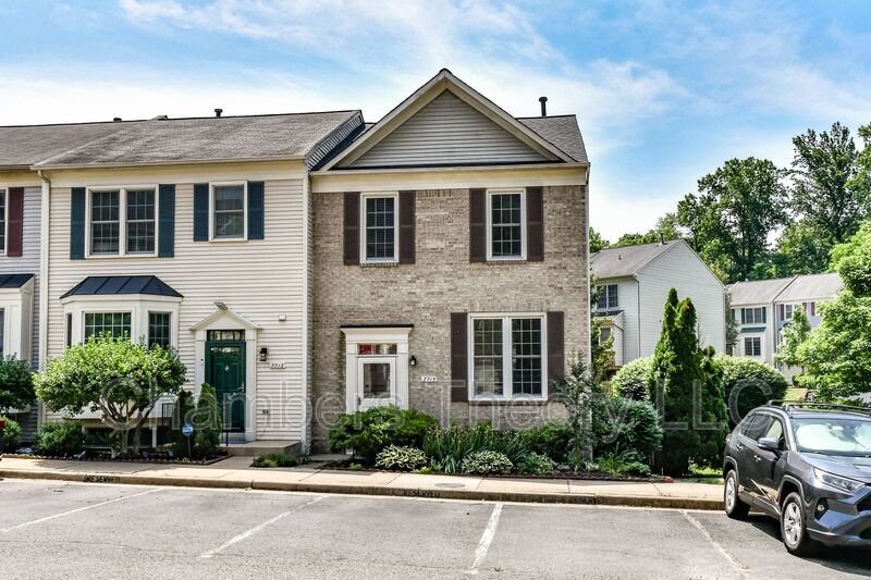 7715 Baird Ct, Lorton, VA 22079 House Rental in Lorton, VA