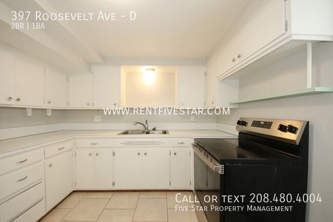 Building Photo - 397 Roosevelt Ave
