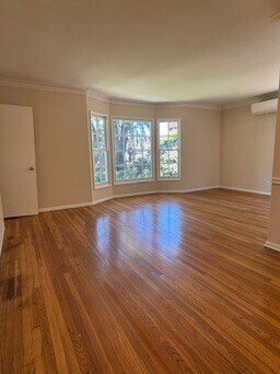 Foto del edificio - 12944 Riverside Dr