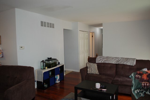 Building Photo - 2140 Templar Dr