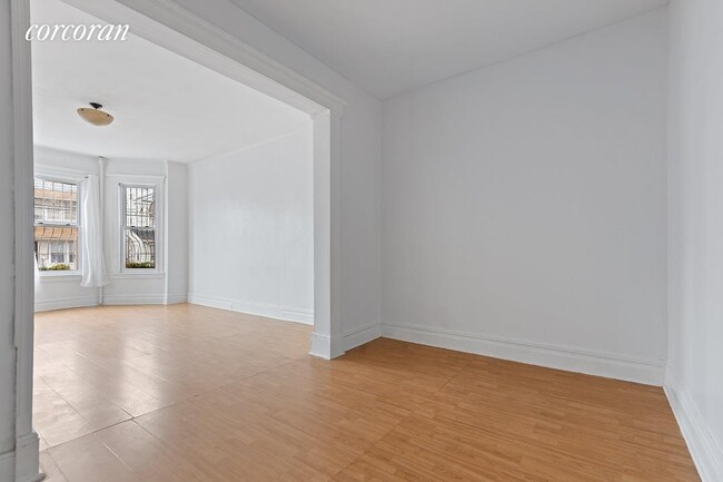 Building Photo - 265 E 37th St