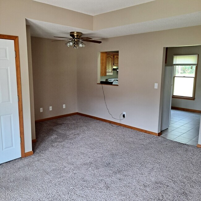 Building Photo - 179 Cedar Cir
