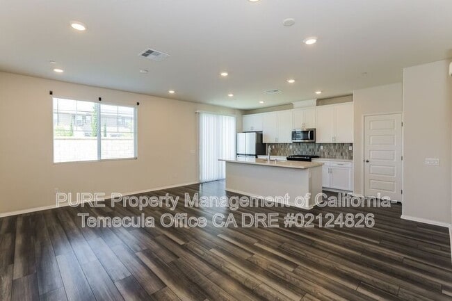 Building Photo - 28240 Heirloom Dr