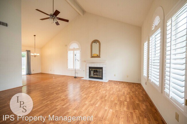 Building Photo - 3 br, 2 bath House - 1373 E Richmond Ave