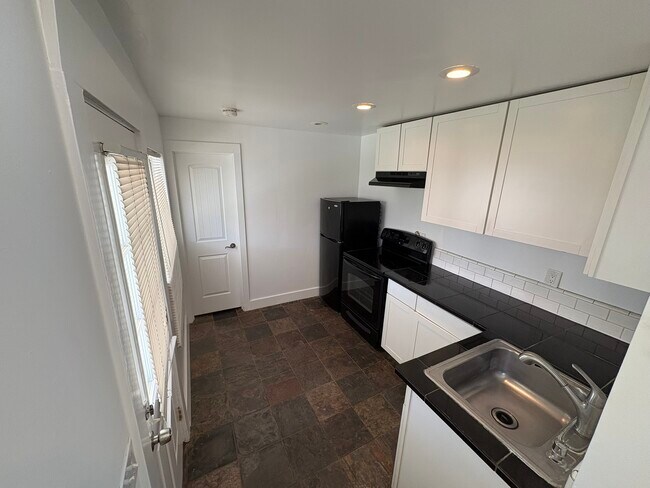 Foto del edificio - 1740 Whitefield Rd