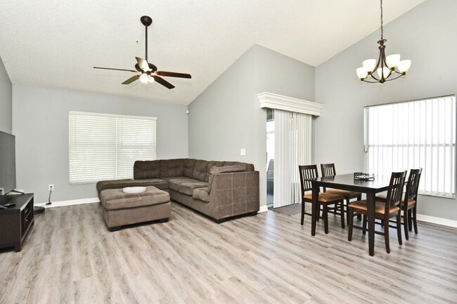 Foto del edificio - Charming 3/2 home 32825