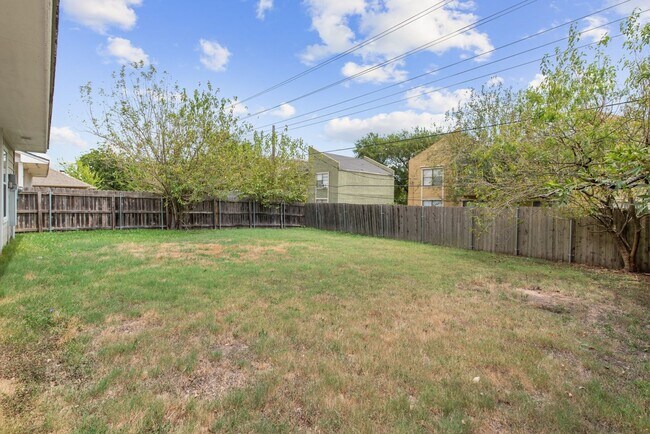 Foto del edificio - Available August 2026! Charming 4 Bed, 2.5...