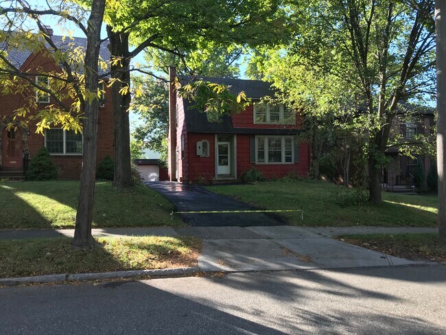 Foto del edificio - 3520 Ingleside Rd