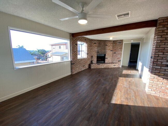 Foto del edificio - ***JUST REDUCED AND MOVE IN SPECIAL!!!*** ...