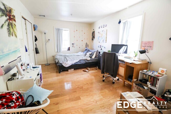 Foto del edificio - 42 Raymond St