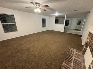 Building Photo - 1007 Ann Dr