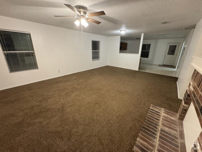 Building Photo - 1007 Ann Dr