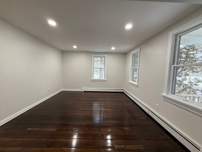 Building Photo - 92 Fairview Ave