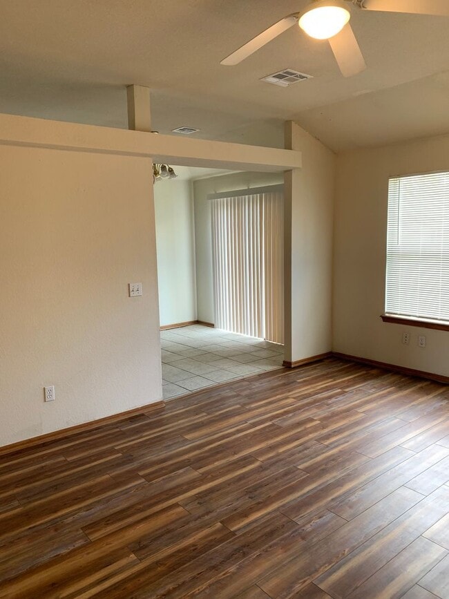 Building Photo - Great Home Fantastic Price!