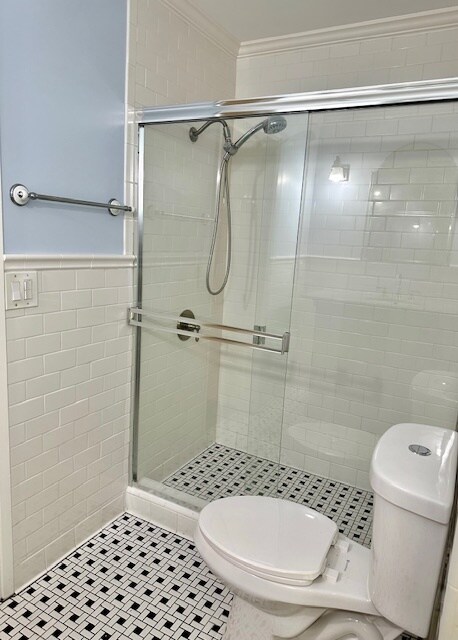 SHOWER - 4745 Burnet Ave