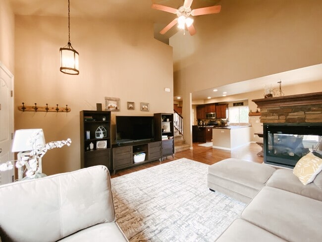 Building Photo - 2569 Hot Springs Ct