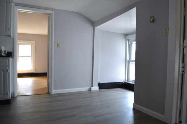 Building Photo - 5 Starr Ave