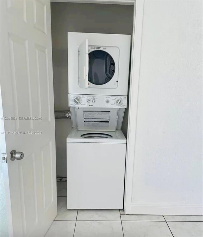 Foto del edificio - 3600 NW 175th St