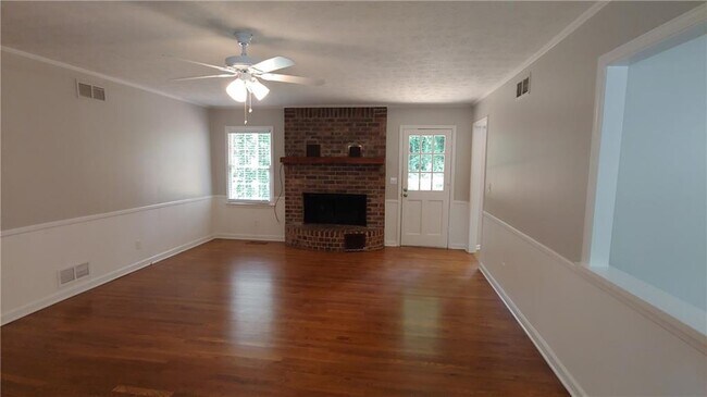 Foto del edificio - 316 Creekbend Dr