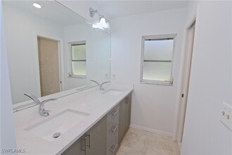 Building Photo - 5461 Boxwood Way