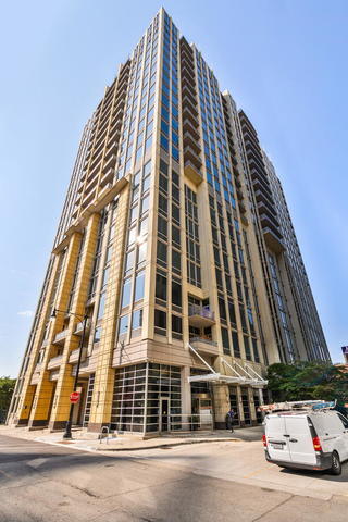 Primary Photo - 700 N Larrabee St