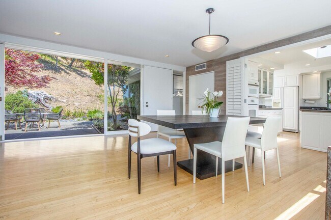 Building Photo - Stunning Henry Hill Mid-Century in Kentfield