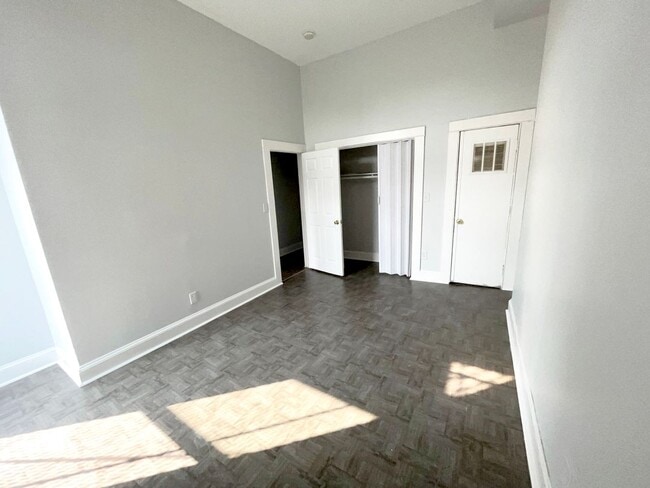 Building Photo - 1800 McCulloh St