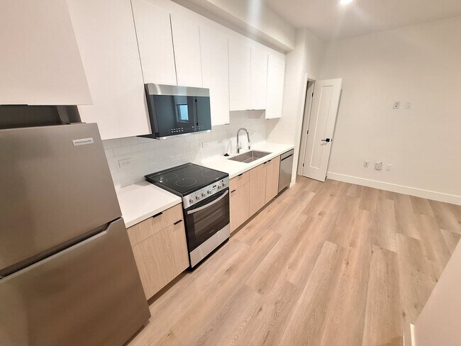 Foto del edificio - 16136 Devonshire St