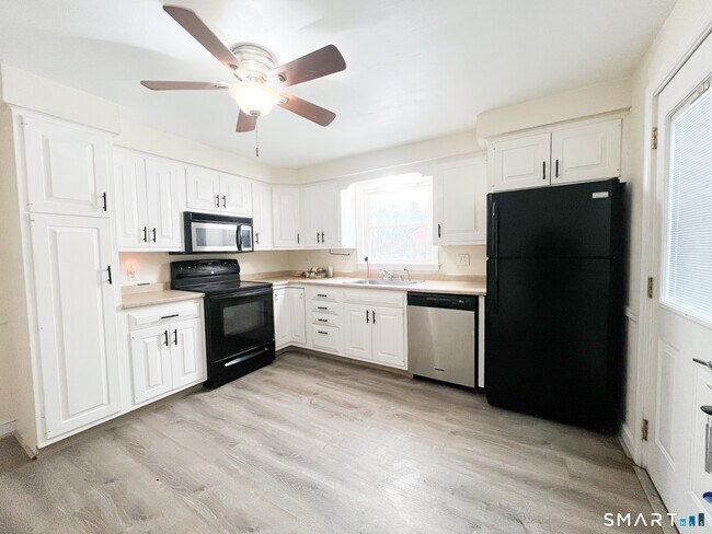 Foto del edificio - 458 Meadowside Rd