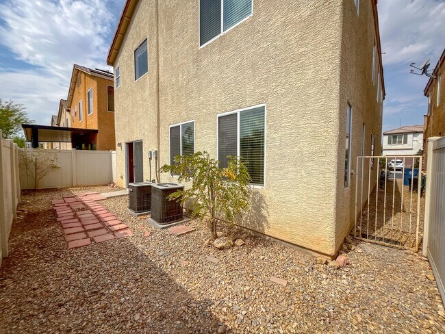 Foto del edificio - 8988 Winchester Ridge St