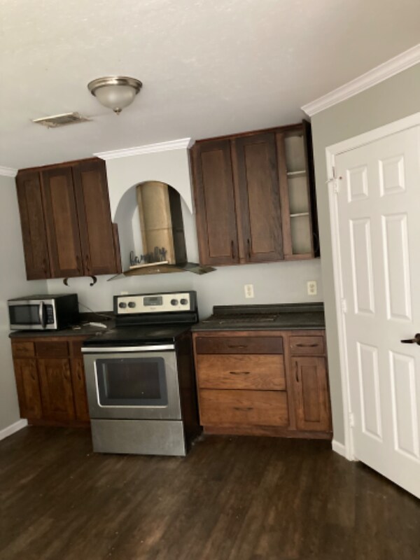 Foto principal - 3101 Spring Hill Rd