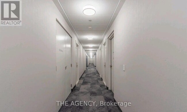 Building Photo - 2550 Simcoe St N