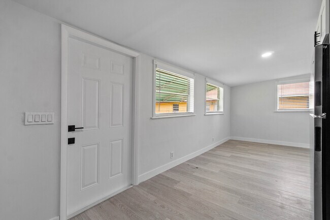 Foto del edificio - 137 SW 9th Ave