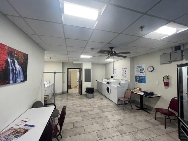 Foto del edificio - Township Village Apartments