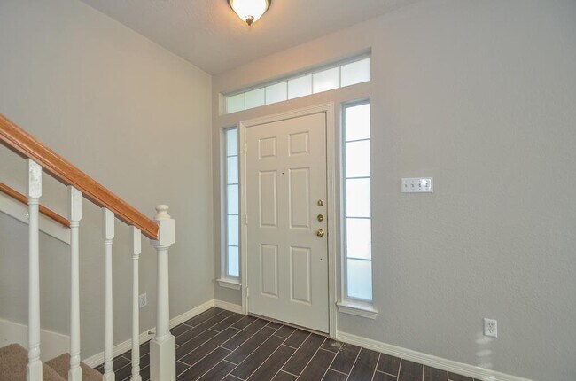 Building Photo - 5961 Whispering Lakes Dr
