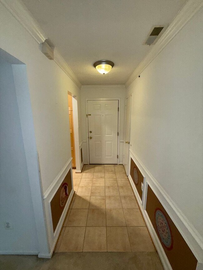 Building Photo - Charming Condo in Gaithersburg, MD