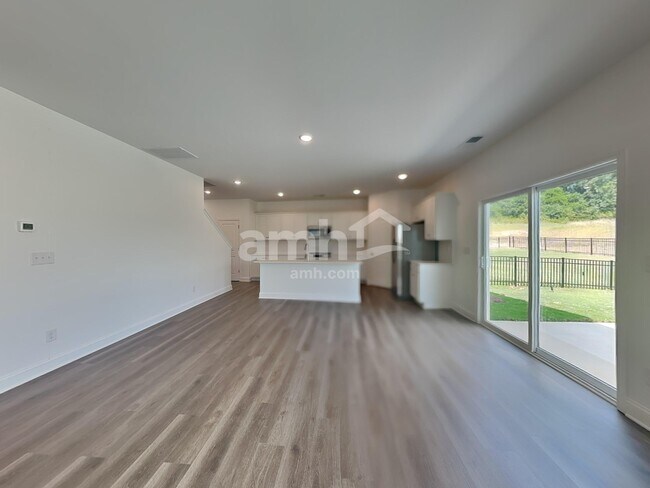 Foto del edificio - 3526 Jefferson Cor Ln