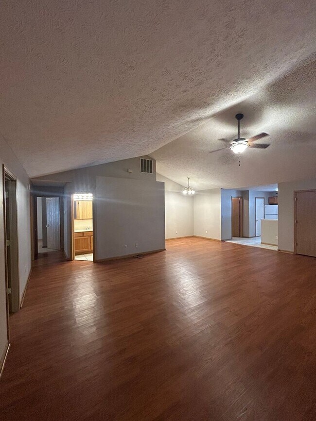 Foto del edificio - 2204 IN-26