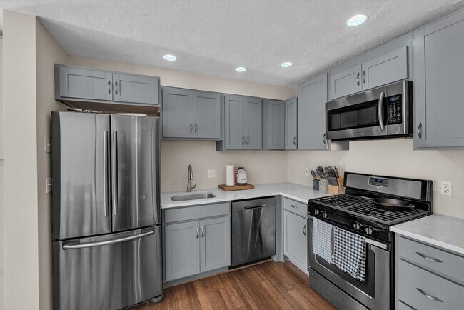 Building Photo - 18 Merlin Ct