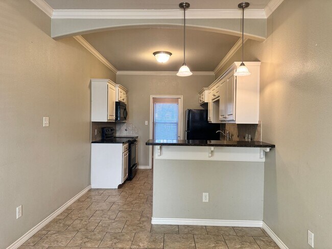 Building Photo - 516 S Baxter Ave