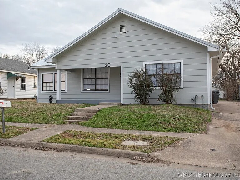 Foto principal - 20 8th Ave NW