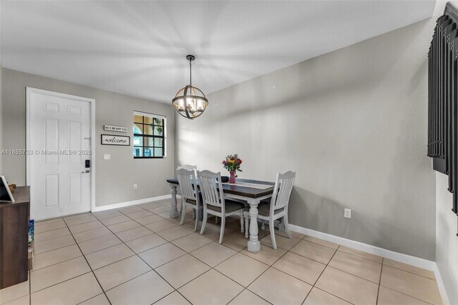 Foto del edificio - Southeast 2nd Street, Homestead, FL 33033 - 3 BR 2.5 BA townhouse